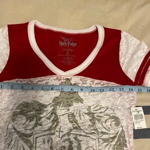 Universal Studios Gryffindor Shirt XS